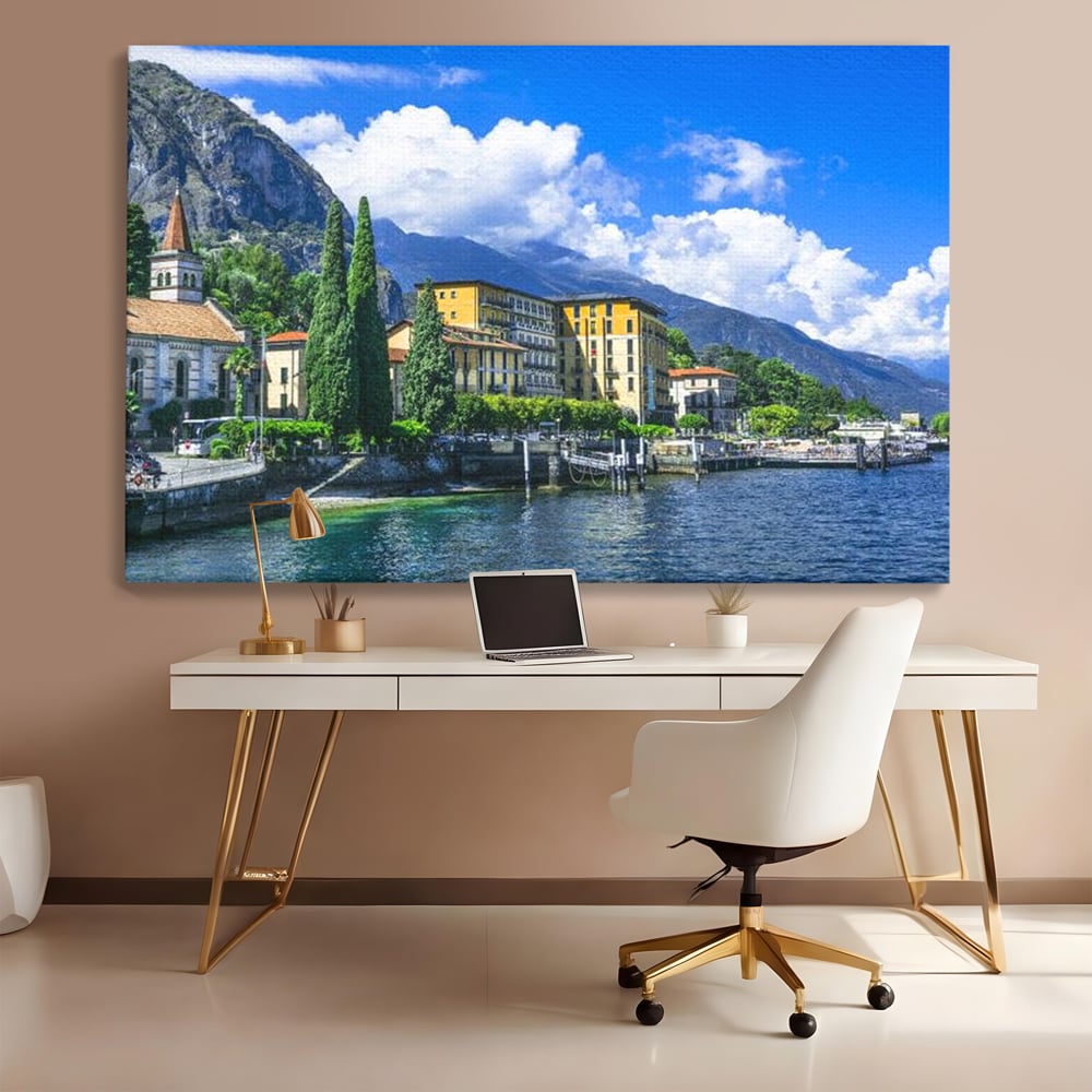 Tablou Canvas Premium, LuxCanva® O1059, Linistea Lacului Como, Riviera, Smarald, Alpin, Mediterana, Munti, Natura, Oaza, Lacustra, Soare, Serenitate, Azur, Vacanta, Creatie, Birou, Living, Dormitor