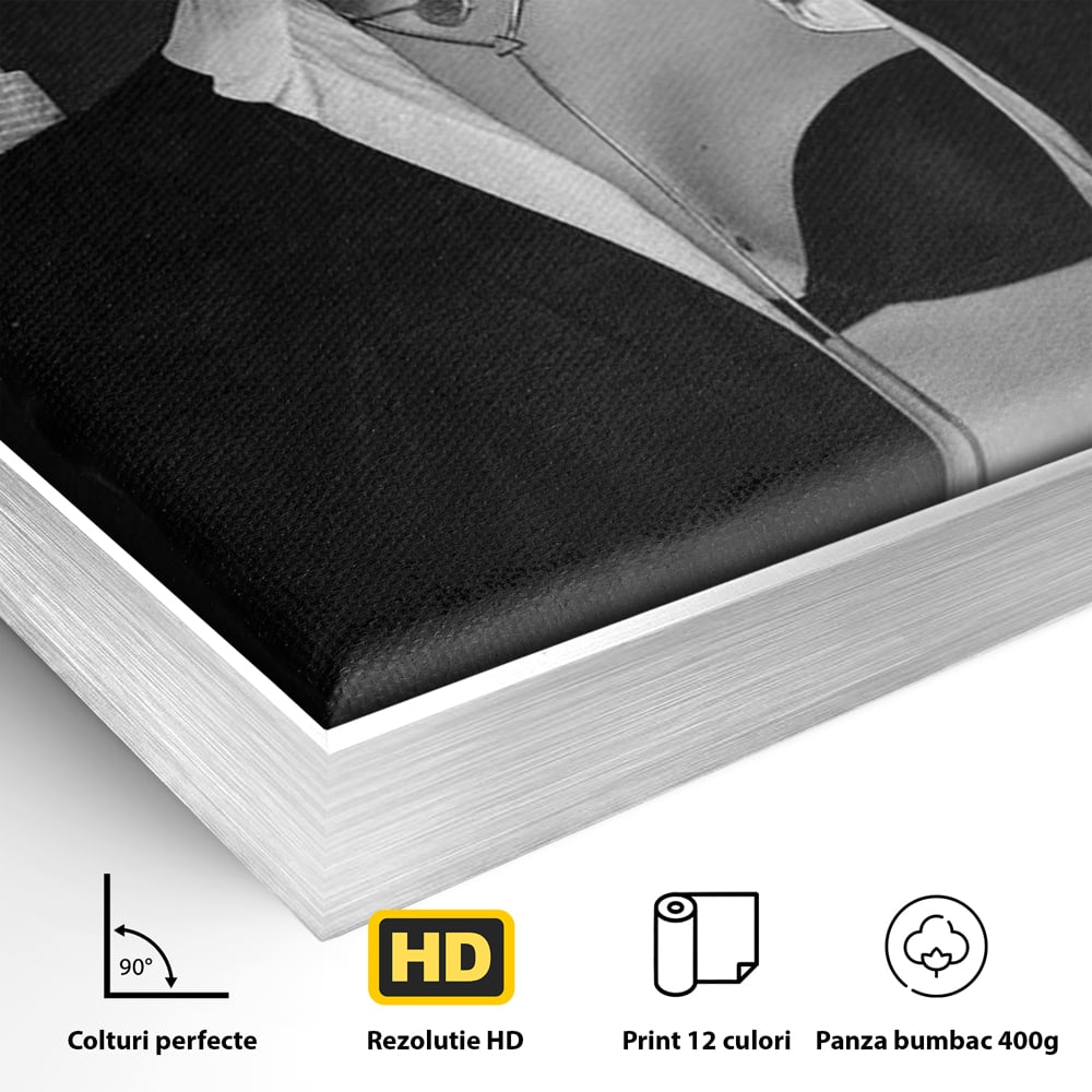 Tablou Canvas Premium, LuxCanva® P1001, Fumul Secretelor, Alb, Negru, Tigara, Fum, Senzual, Feminitate, Palarie, Seductie, Fashion, Editorial, Glamour, Atitudine, Sexy, Living, Dormitor