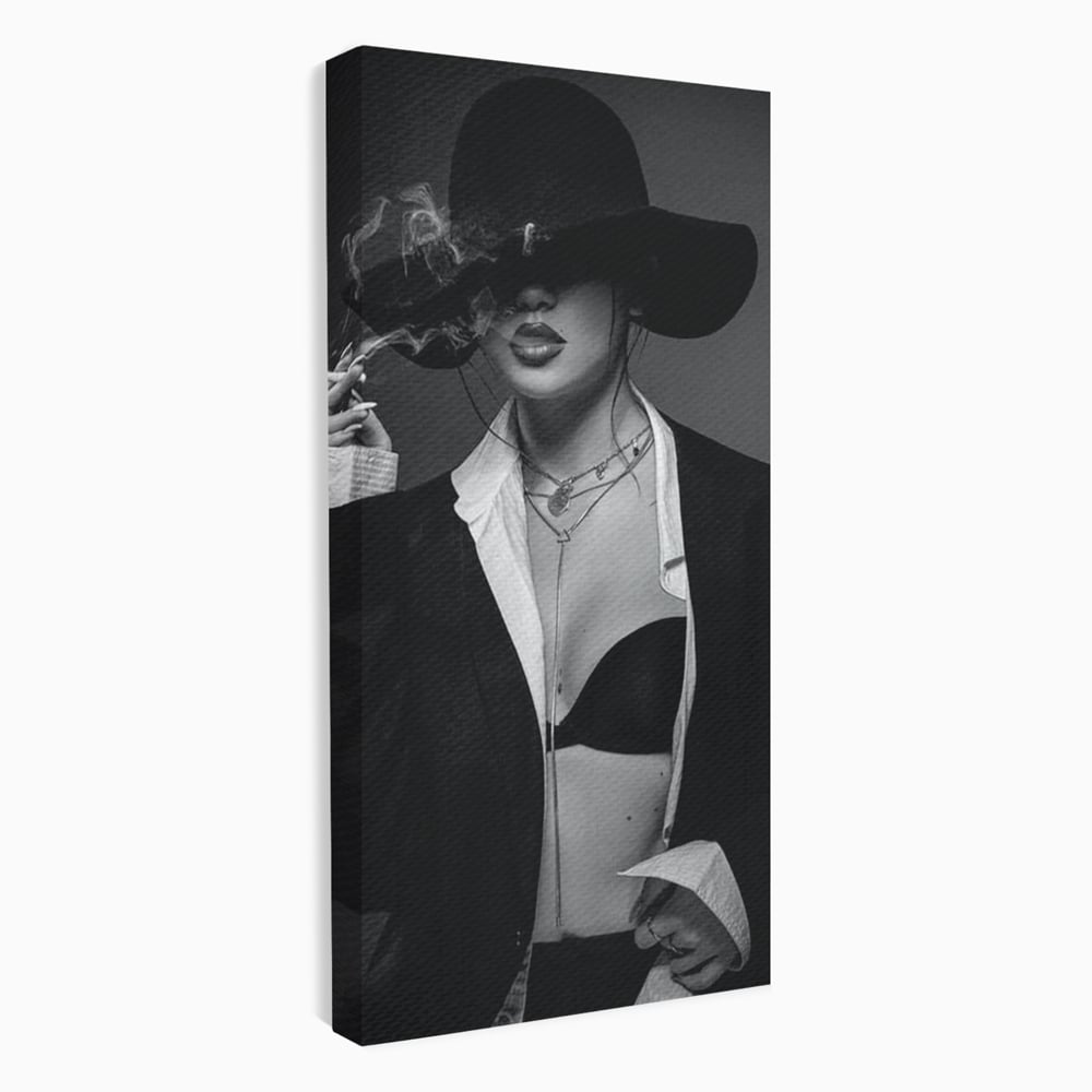 Tablou Canvas Premium, LuxCanva® P1001, Fumul Secretelor, Alb, Negru, Tigara, Fum, Senzual, Feminitate, Palarie, Seductie, Fashion, Editorial, Glamour, Atitudine, Sexy, Living, Dormitor