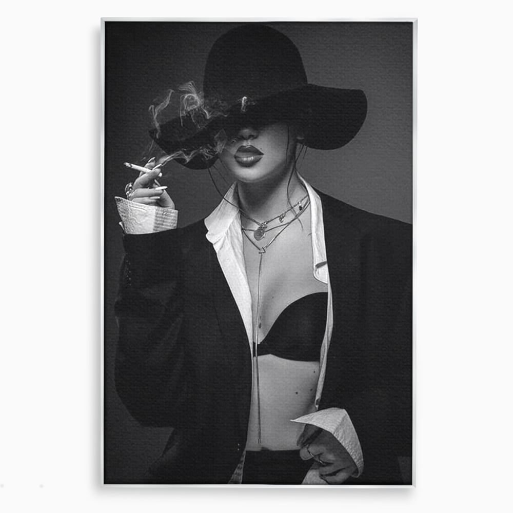 Tablou Canvas Premium, LuxCanva® P1001, Fumul Secretelor, Alb, Negru, Tigara, Fum, Senzual, Feminitate, Palarie, Seductie, Fashion, Editorial, Glamour, Atitudine, Sexy, Living, Dormitor