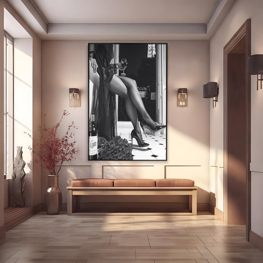 Tablou Canvas Premium, LuxCanva® P1002, Moment la Miezul Noptii, Alb, Negru, Pantofi, Toc, Dresuri, Paris, Vin, Rosu, Hotel, Dantela, Silueta, Trandafiri, Senzualitate, Living, Dormitor