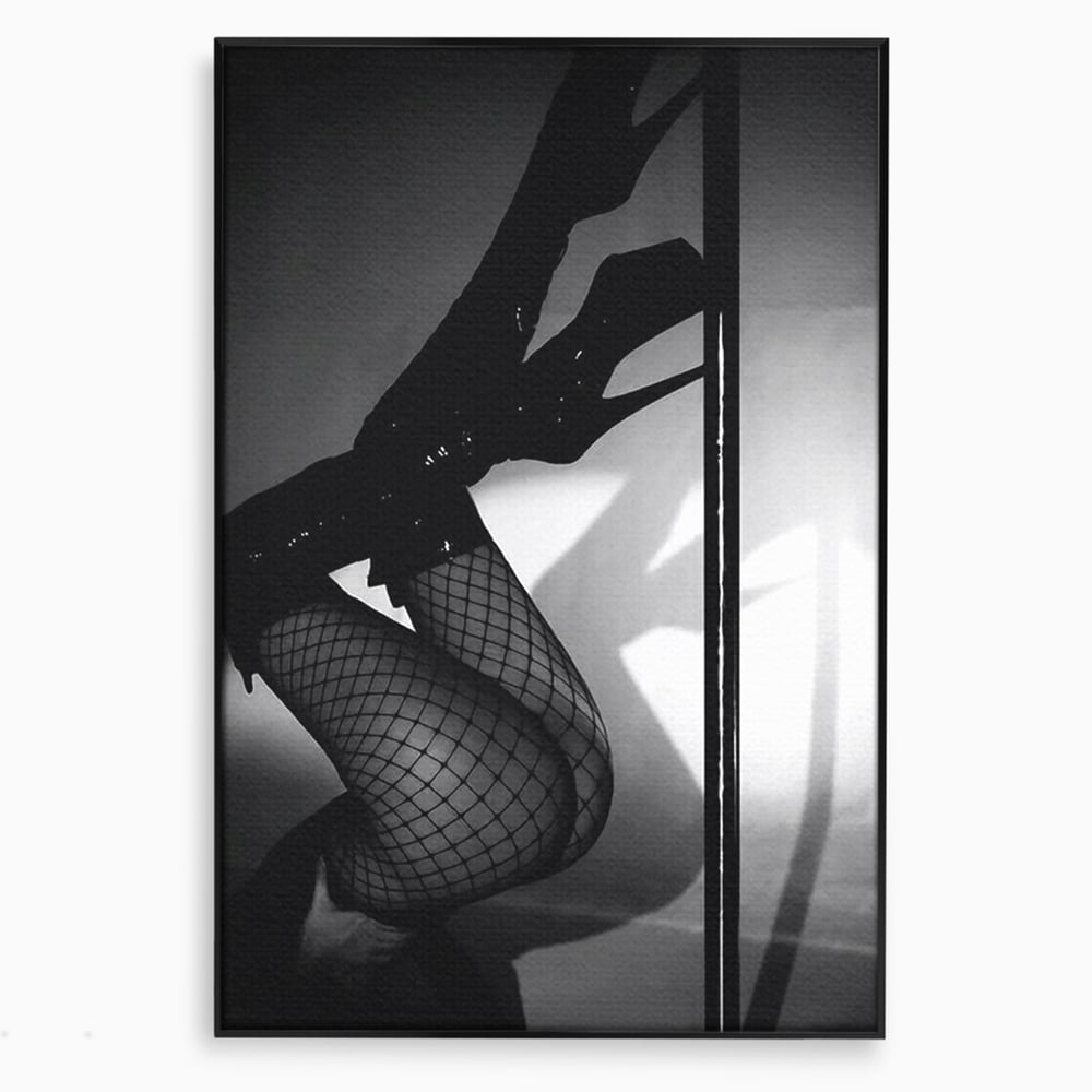 Leinwand Premium Canvas Wandkunst, LuxCanva® P1004, Geometrie der Verführung, Weiß, Schwarz, Drapierung, Netz, Tanz, künstlerisch, Bewegung, Schuhe, Podeste, Füße, sinnlich, sexy, sexy, Wohnen, Schlafzimmer