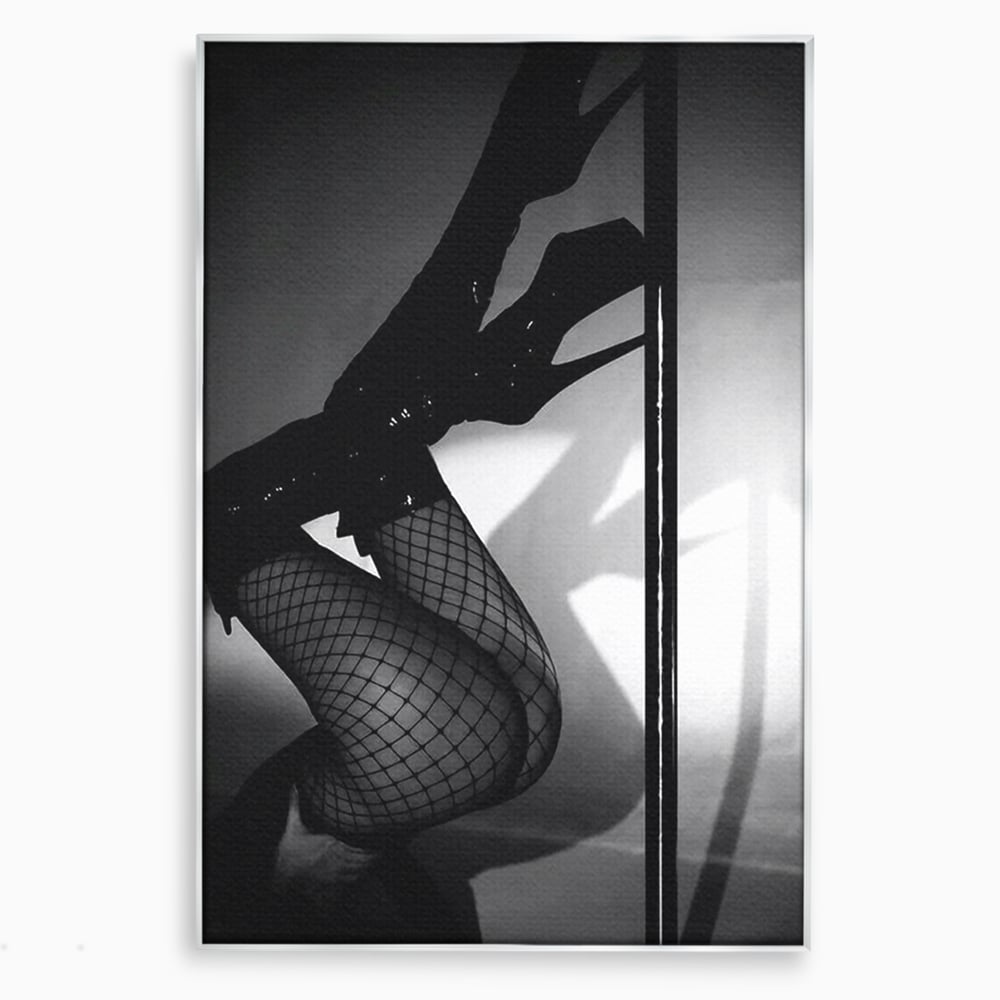 Leinwand Premium Canvas Wandkunst, LuxCanva® P1004, Geometrie der Verführung, Weiß, Schwarz, Drapierung, Netz, Tanz, künstlerisch, Bewegung, Schuhe, Podeste, Füße, sinnlich, sexy, sexy, Wohnen, Schlafzimmer
