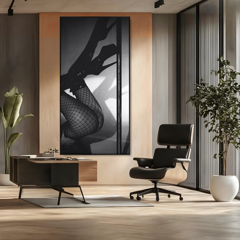 Leinwand Premium Canvas Wandkunst, LuxCanva® P1004, Geometrie der Verführung, Weiß, Schwarz, Drapierung, Netz, Tanz, künstlerisch, Bewegung, Schuhe, Podeste, Füße, sinnlich, sexy, sexy, Wohnen, Schlafzimmer