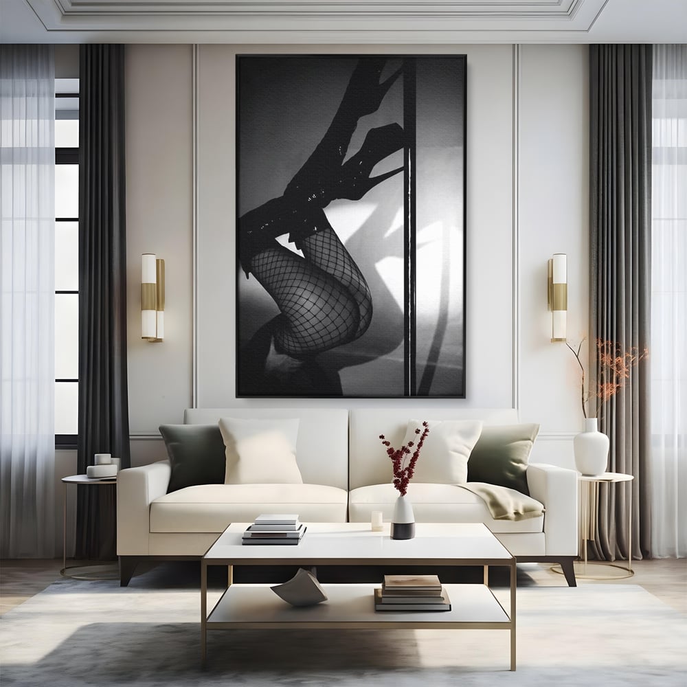 Leinwand Premium Canvas Wandkunst, LuxCanva® P1004, Geometrie der Verführung, Weiß, Schwarz, Drapierung, Netz, Tanz, künstlerisch, Bewegung, Schuhe, Podeste, Füße, sinnlich, sexy, sexy, Wohnen, Schlafzimmer