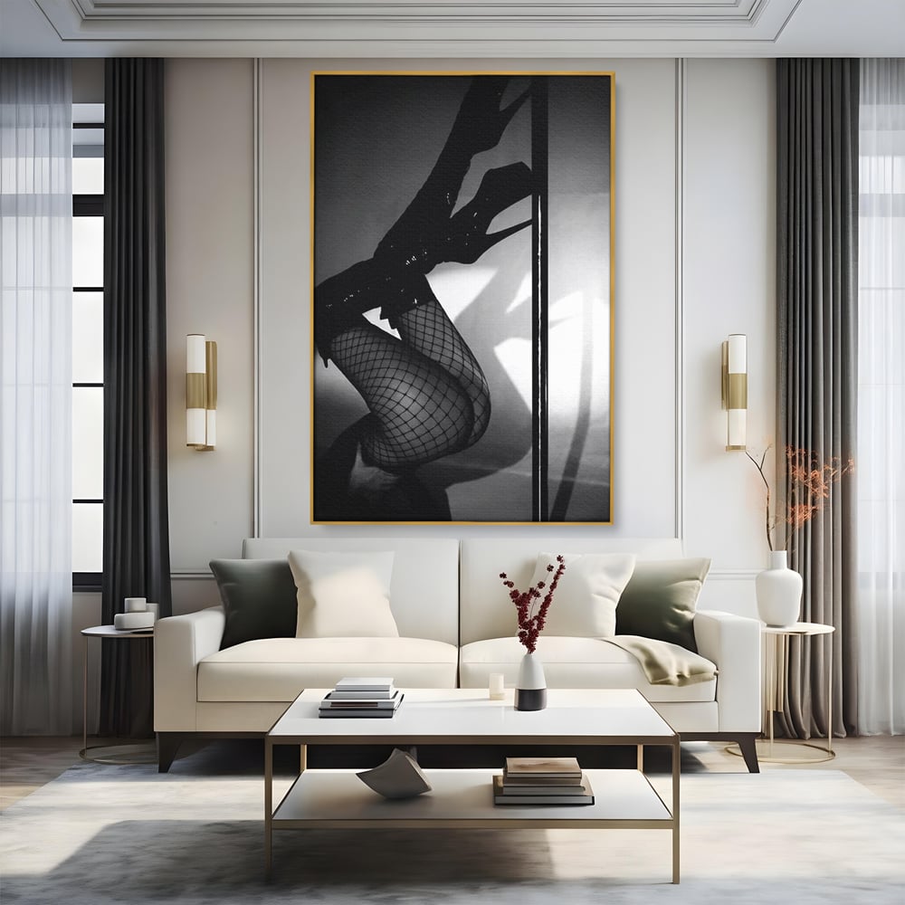 Leinwand Premium Canvas Wandkunst, LuxCanva® P1004, Geometrie der Verführung, Weiß, Schwarz, Drapierung, Netz, Tanz, künstlerisch, Bewegung, Schuhe, Podeste, Füße, sinnlich, sexy, sexy, Wohnen, Schlafzimmer