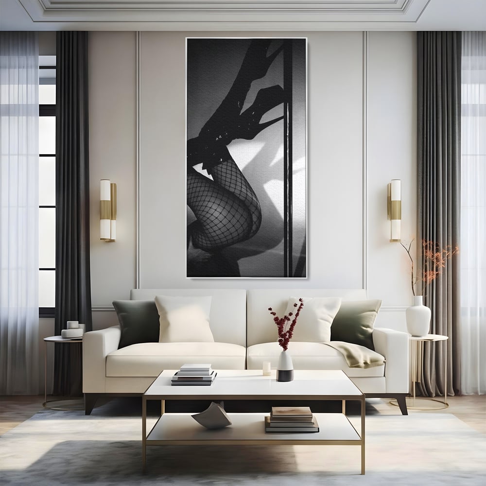 Leinwand Premium Canvas Wandkunst, LuxCanva® P1004, Geometrie der Verführung, Weiß, Schwarz, Drapierung, Netz, Tanz, künstlerisch, Bewegung, Schuhe, Podeste, Füße, sinnlich, sexy, sexy, Wohnen, Schlafzimmer