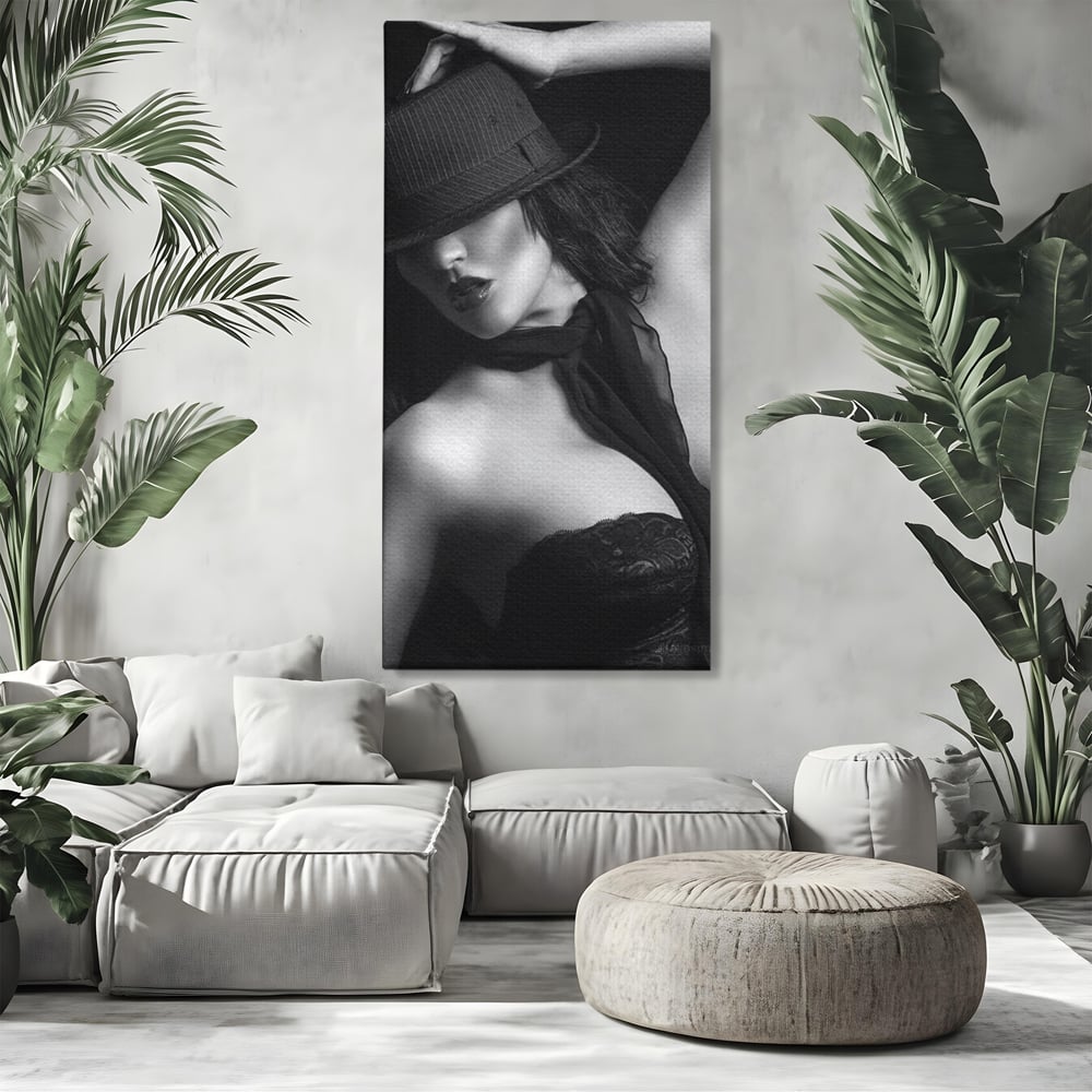 Tablou Canvas Premium, LuxCanva® P1005, Atingerea Misterului, Dantela, Negru, Seductie, Noir, Esarfa, Palarie, Dramatic, Cinematic, Fotografie, Buze, Detalii, Sexy, Living, Dormitor