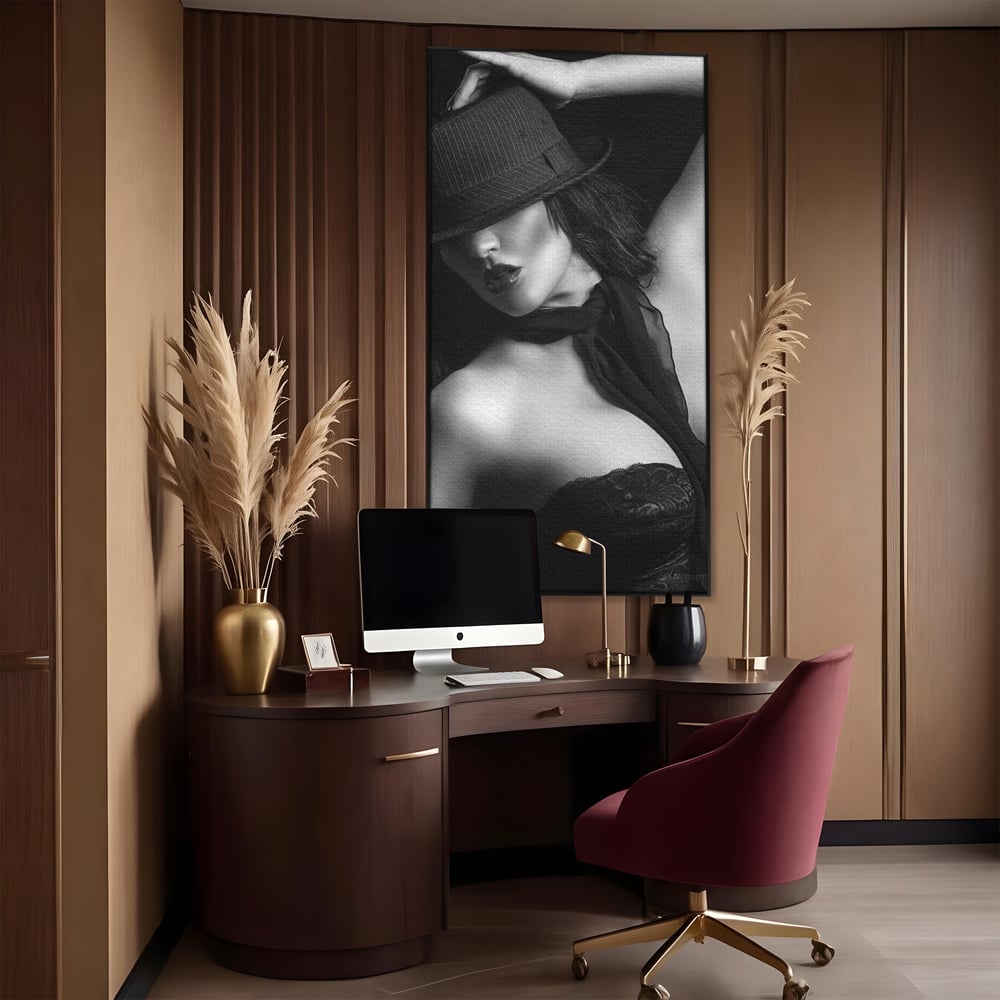 Tablou Canvas Premium, LuxCanva® P1005, Atingerea Misterului, Dantela, Negru, Seductie, Noir, Esarfa, Palarie, Dramatic, Cinematic, Fotografie, Buze, Detalii, Sexy, Living, Dormitor
