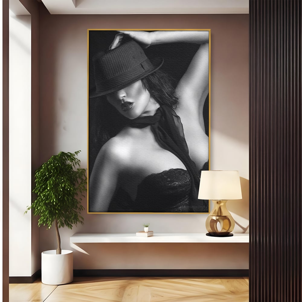 Tablou Canvas Premium, LuxCanva® P1005, Atingerea Misterului, Dantela, Negru, Seductie, Noir, Esarfa, Palarie, Dramatic, Cinematic, Fotografie, Buze, Detalii, Sexy, Living, Dormitor