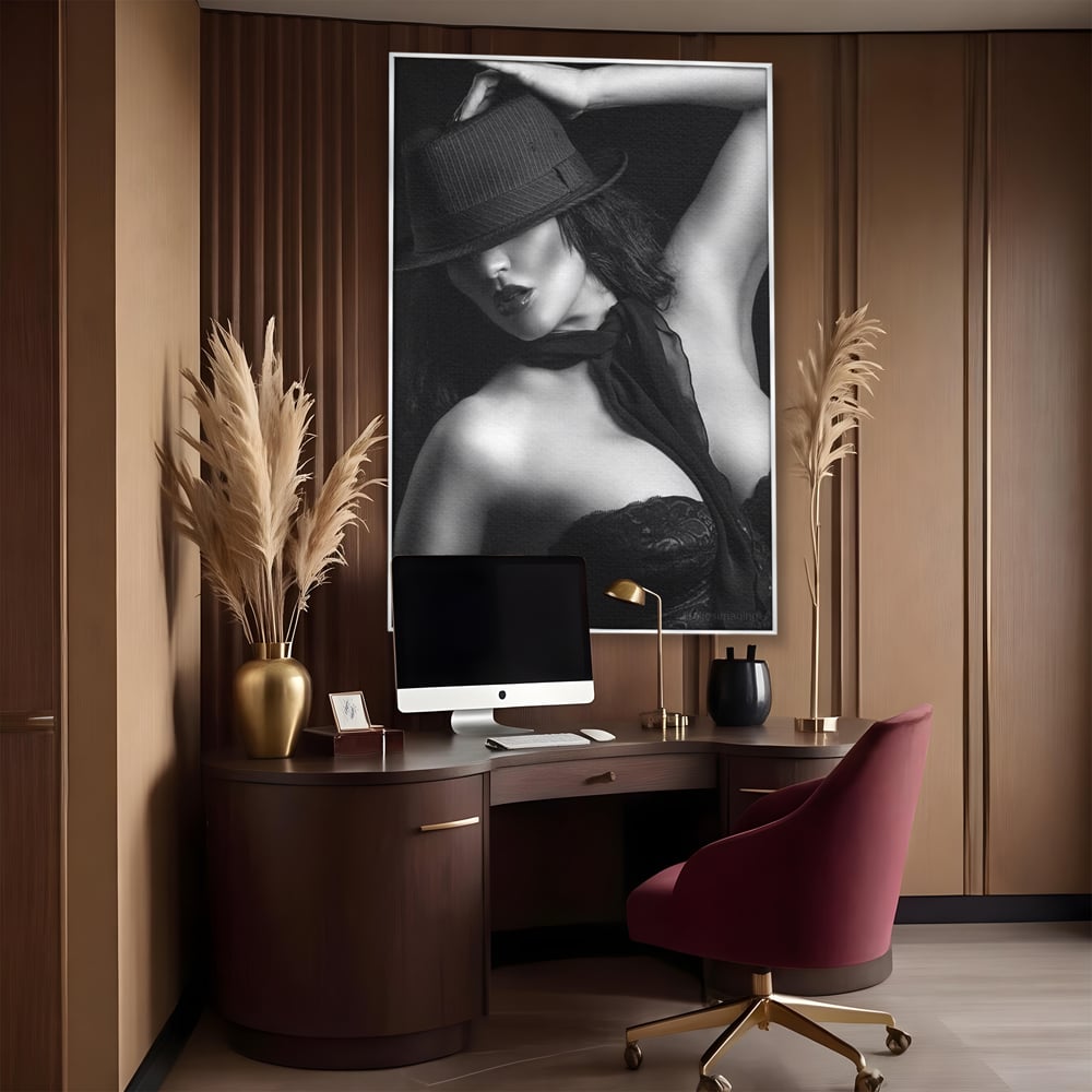 Tablou Canvas Premium, LuxCanva® P1005, Atingerea Misterului, Dantela, Negru, Seductie, Noir, Esarfa, Palarie, Dramatic, Cinematic, Fotografie, Buze, Detalii, Sexy, Living, Dormitor