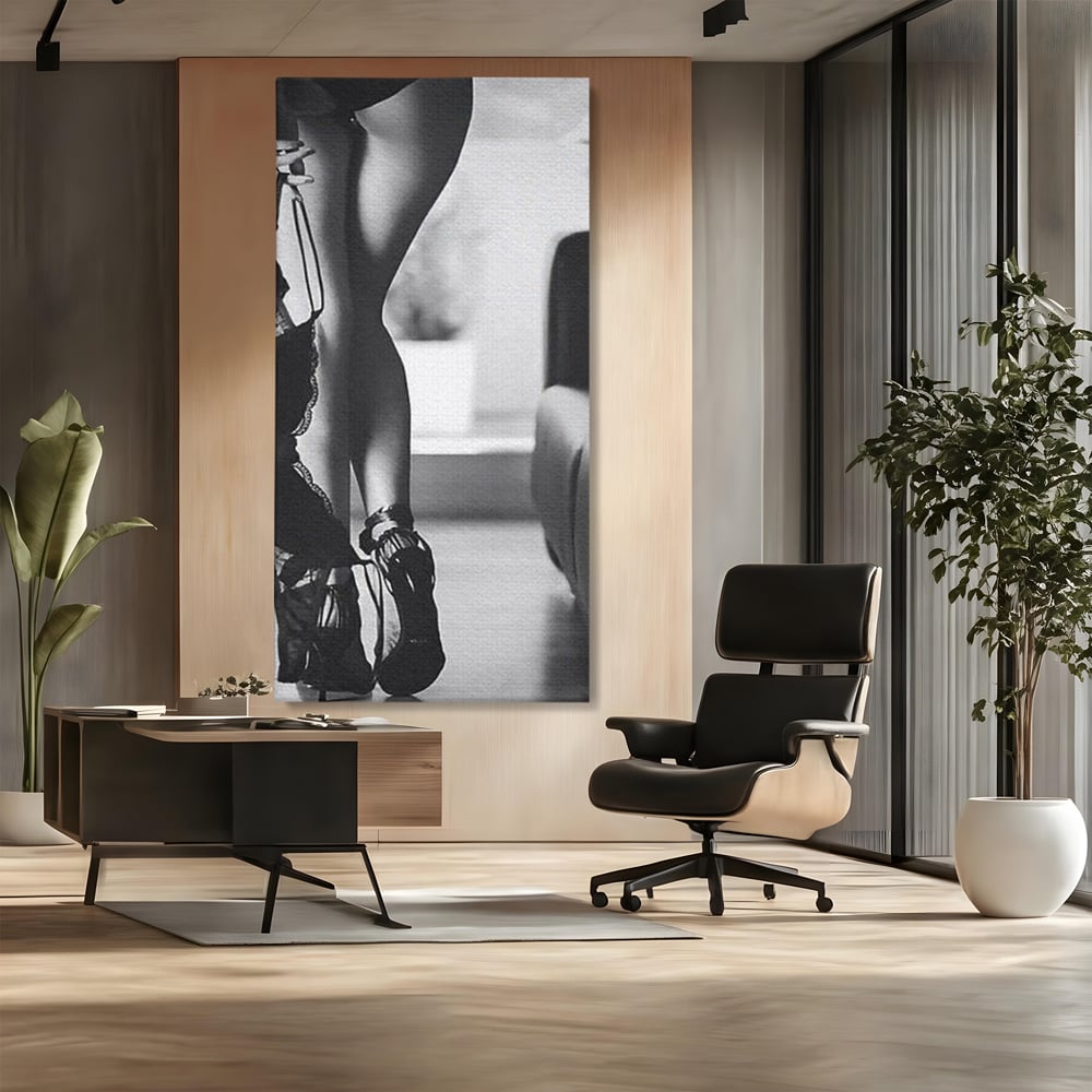 Tablou Canvas Premium, LuxCanva® P1014, Femeia care Pleacă, Picioare, Pantofi, Toc, Dresuri, Pasi, Catifea, Noapte, Intalnire, Scena, Film, Ganduri, Tacere, Aventura, Living, Dormitor