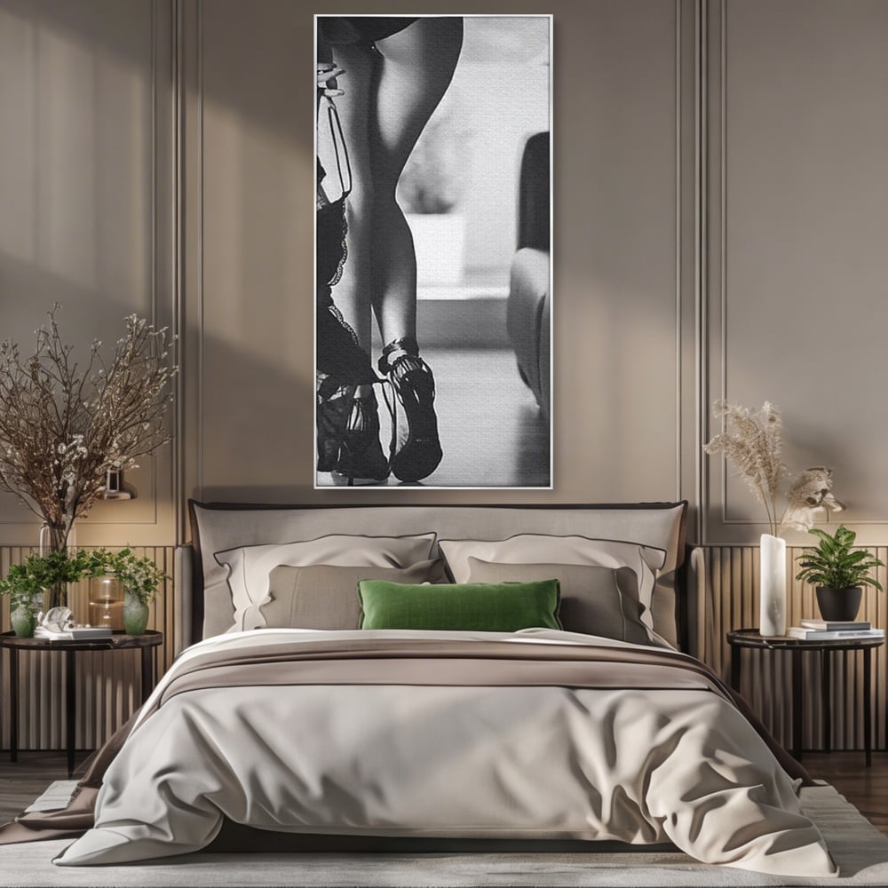 Tablou Canvas Premium, LuxCanva® P1014, Femeia care Pleacă, Picioare, Pantofi, Toc, Dresuri, Pasi, Catifea, Noapte, Intalnire, Scena, Film, Ganduri, Tacere, Aventura, Living, Dormitor