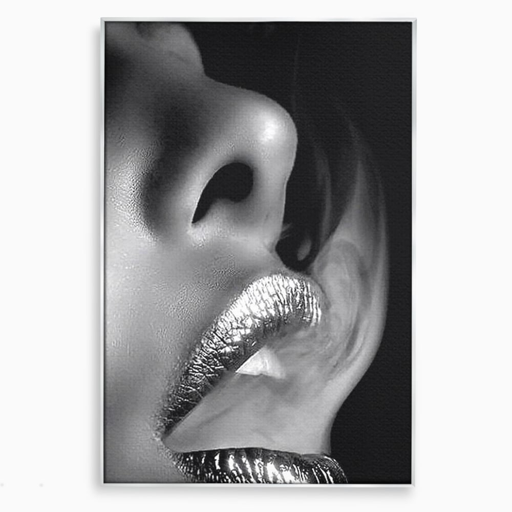 Tablou Canvas Premium, LuxCanva® P1017, Soapta de Argint, Buze, Fum, Metalic, Glamour, Alb, Negru, Seductie, Umbra, Feminitate, Dormitor, Living