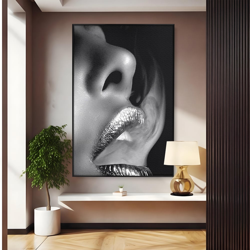 Tablou Canvas Premium, LuxCanva® P1017, Soapta de Argint, Buze, Fum, Metalic, Glamour, Alb, Negru, Seductie, Umbra, Feminitate, Dormitor, Living