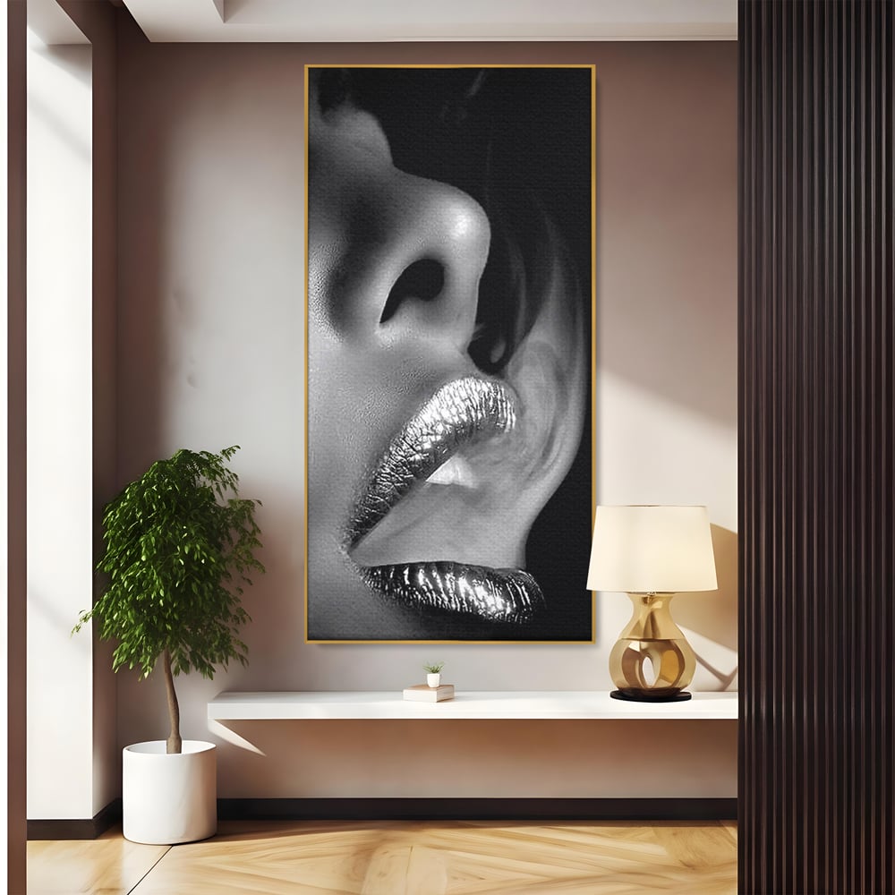 Tablou Canvas Premium, LuxCanva® P1017, Soapta de Argint, Buze, Fum, Metalic, Glamour, Alb, Negru, Seductie, Umbra, Feminitate, Dormitor, Living
