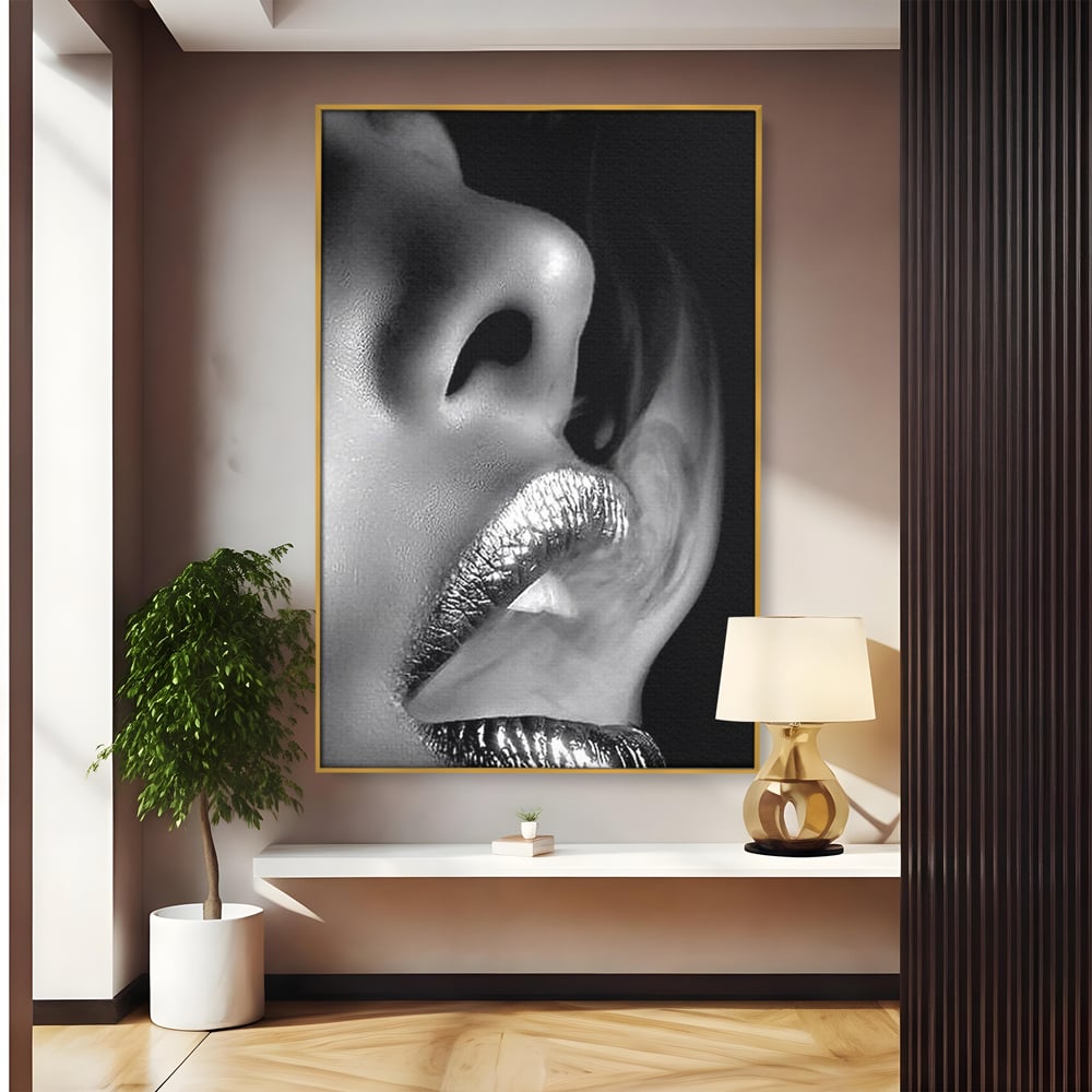 Tablou Canvas Premium, LuxCanva® P1017, Soapta de Argint, Buze, Fum, Metalic, Glamour, Alb, Negru, Seductie, Umbra, Feminitate, Dormitor, Living