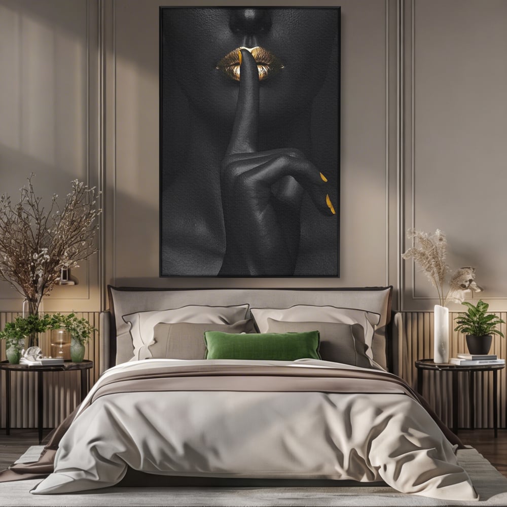 Tablou Canvas Premium, LuxCanva® P1018, Secretul Nostru, Auriu, Negru, Mister, Secret, Soapta, Buze, Senzual, Glamour, Dormitor, Living