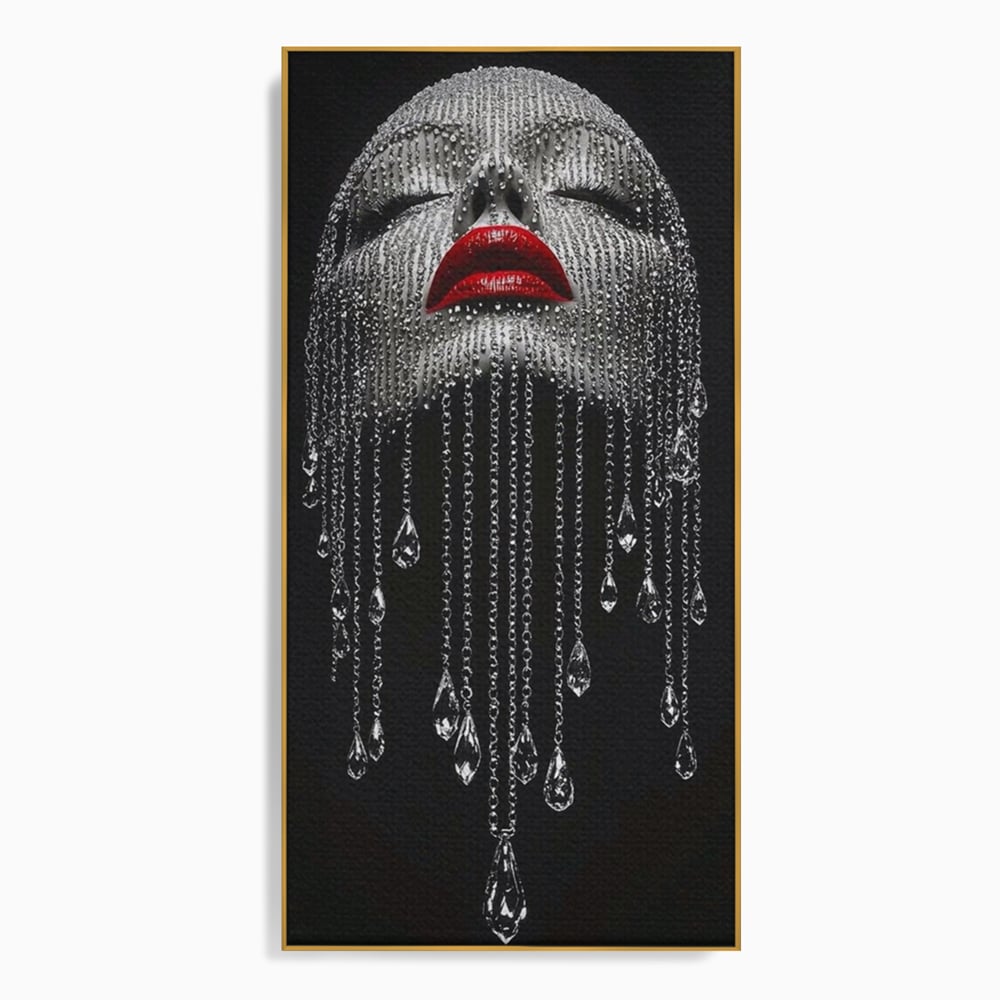 Tablou Canvas Premium, LuxCanva® P1041, Sub Ploaia de Diamante, Diamante, Ploaie, Regina, Cristal, Sclipire, Lanturi, Hipnotic, Sedinta, Fotomodel, Buze, Rosu, Living, Dormitor