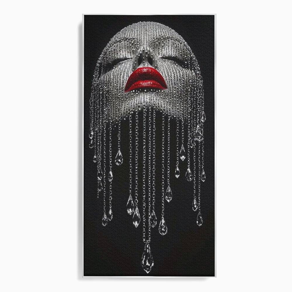 Tablou Canvas Premium, LuxCanva® P1041, Sub Ploaia de Diamante, Diamante, Ploaie, Regina, Cristal, Sclipire, Lanturi, Hipnotic, Sedinta, Fotomodel, Buze, Rosu, Living, Dormitor