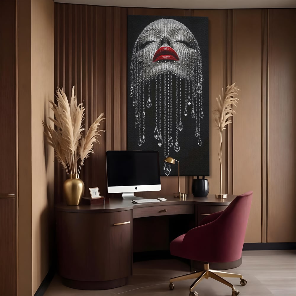 Tablou Canvas Premium, LuxCanva® P1041, Sub Ploaia de Diamante, Diamante, Ploaie, Regina, Cristal, Sclipire, Lanturi, Hipnotic, Sedinta, Fotomodel, Buze, Rosu, Living, Dormitor