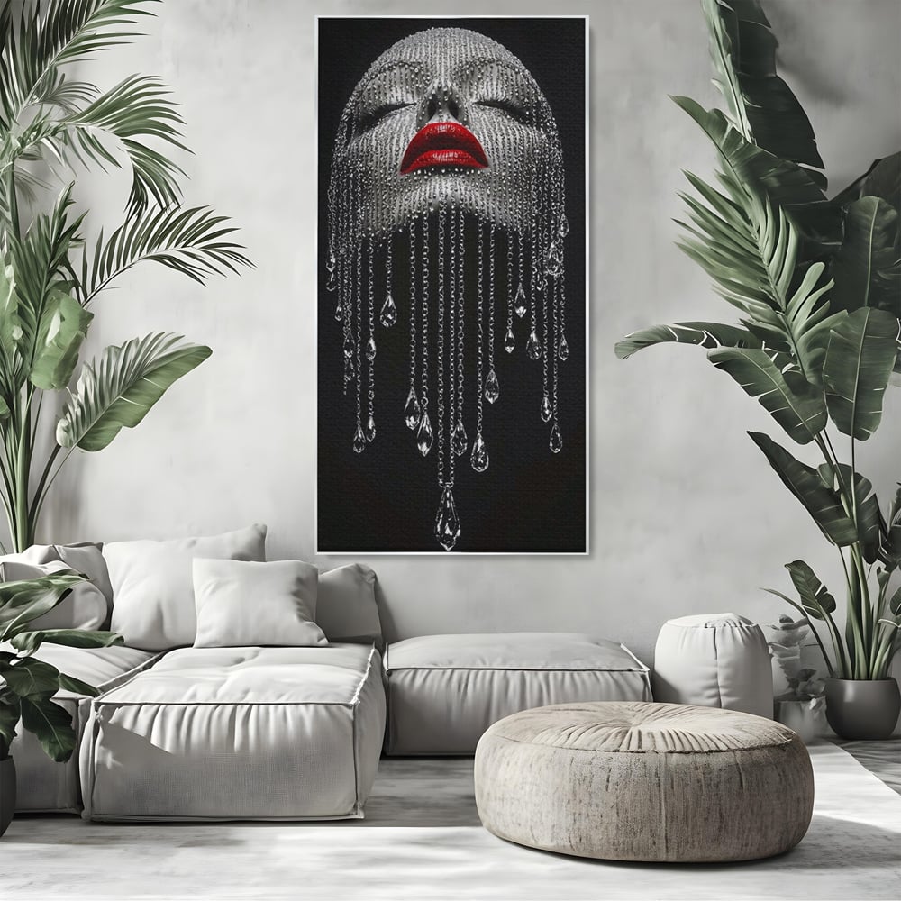 Tablou Canvas Premium, LuxCanva® P1041, Sub Ploaia de Diamante, Diamante, Ploaie, Regina, Cristal, Sclipire, Lanturi, Hipnotic, Sedinta, Fotomodel, Buze, Rosu, Living, Dormitor