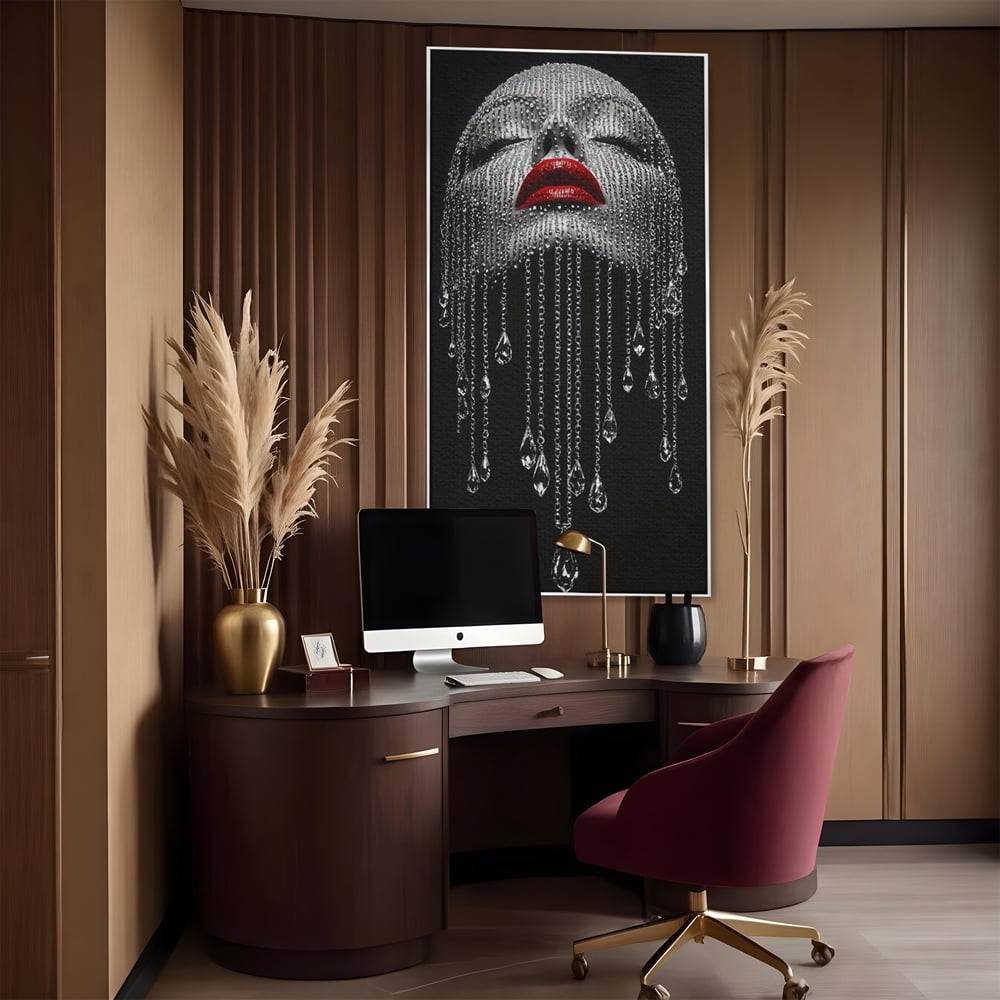 Tablou Canvas Premium, LuxCanva® P1041, Sub Ploaia de Diamante, Diamante, Ploaie, Regina, Cristal, Sclipire, Lanturi, Hipnotic, Sedinta, Fotomodel, Buze, Rosu, Living, Dormitor