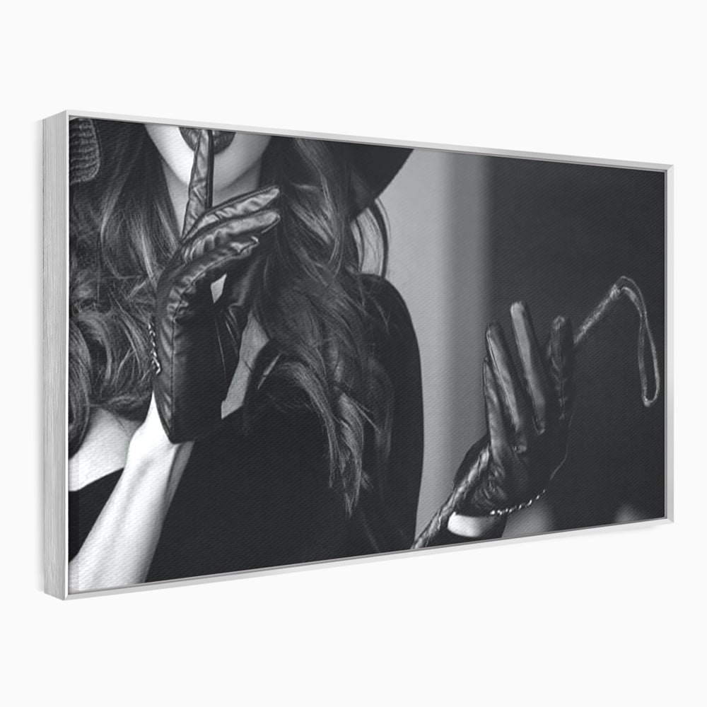 Tablou Canvas Premium, LuxCanva® P1047, Puterea din Mănuși, Autoritate, Manusi, Eleganta, Palarie, Putere, Feminina, Teatralitate, Senzualitate, Provocare, Sexy, Living, Dormitor