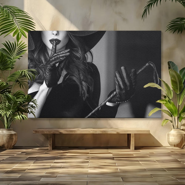 Tablou Canvas Premium, LuxCanva® P1047, Puterea din Mănuși, Autoritate, Manusi, Eleganta, Palarie, Putere, Feminina, Teatralitate, Senzualitate, Provocare, Sexy, Living, Dormitor