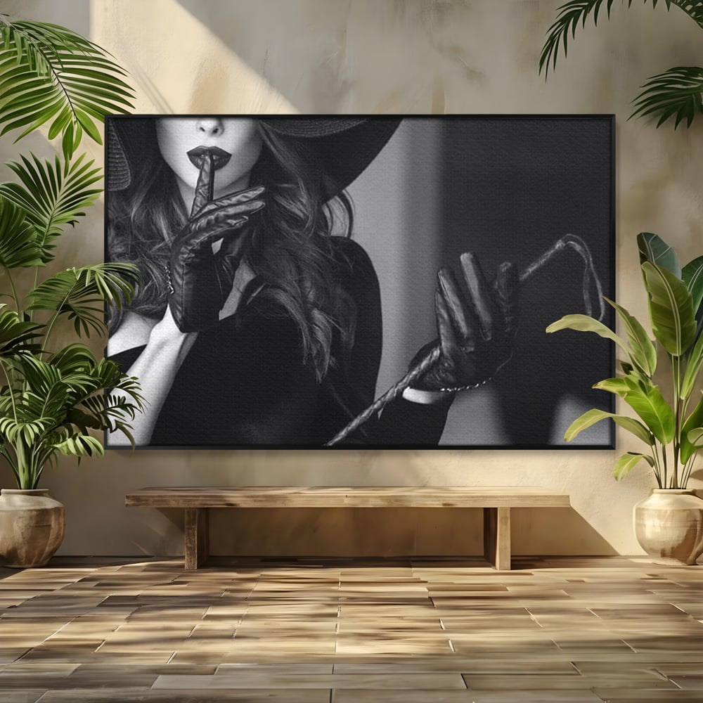 Tablou Canvas Premium, LuxCanva® P1047, Puterea din Mănuși, Autoritate, Manusi, Eleganta, Palarie, Putere, Feminina, Teatralitate, Senzualitate, Provocare, Sexy, Living, Dormitor