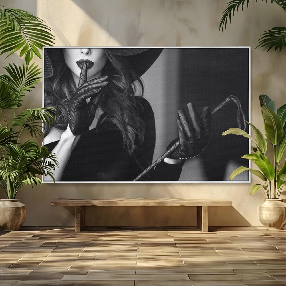 Tablou Canvas Premium, LuxCanva® P1047, Puterea din Mănuși, Autoritate, Manusi, Eleganta, Palarie, Putere, Feminina, Teatralitate, Senzualitate, Provocare, Sexy, Living, Dormitor