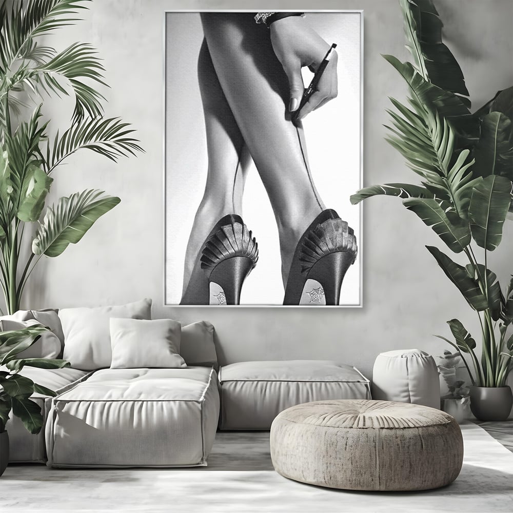 Tablou Canvas Premium, LuxCanva® P1052, Rafinament in Miscare, Dres, Linie, Pantofi, Tocuri, Pasi, Eleganta, Arta, Moda, Glamour, Picioare, Detaliu, Alb, Negru, Living, Dormitor