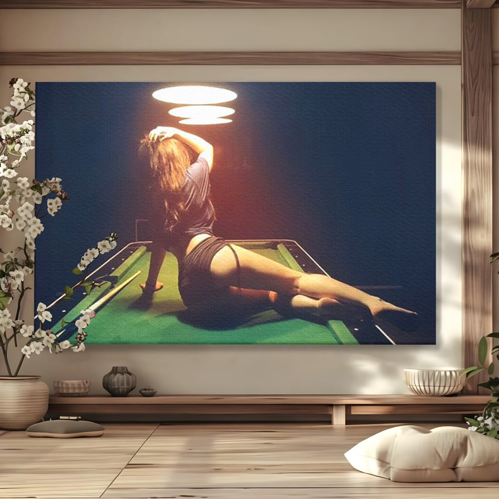 Leinwand Wandkunst Canvas Premium, LuxCanva® P1056, Billardtisch, Spiel, Zimmer, Nacht, Tisch, Grün, Silhouette, Silhouette, Atmosphäre, Spaß, sinnlich, filmisch, Queue, Kugeln, Abend, Wohnen, Schlafzimmer