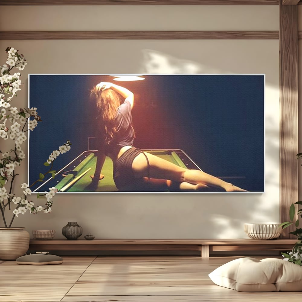 Leinwand Wandkunst Canvas Premium, LuxCanva® P1056, Billardtisch, Spiel, Zimmer, Nacht, Tisch, Grün, Silhouette, Silhouette, Atmosphäre, Spaß, sinnlich, filmisch, Queue, Kugeln, Abend, Wohnen, Schlafzimmer