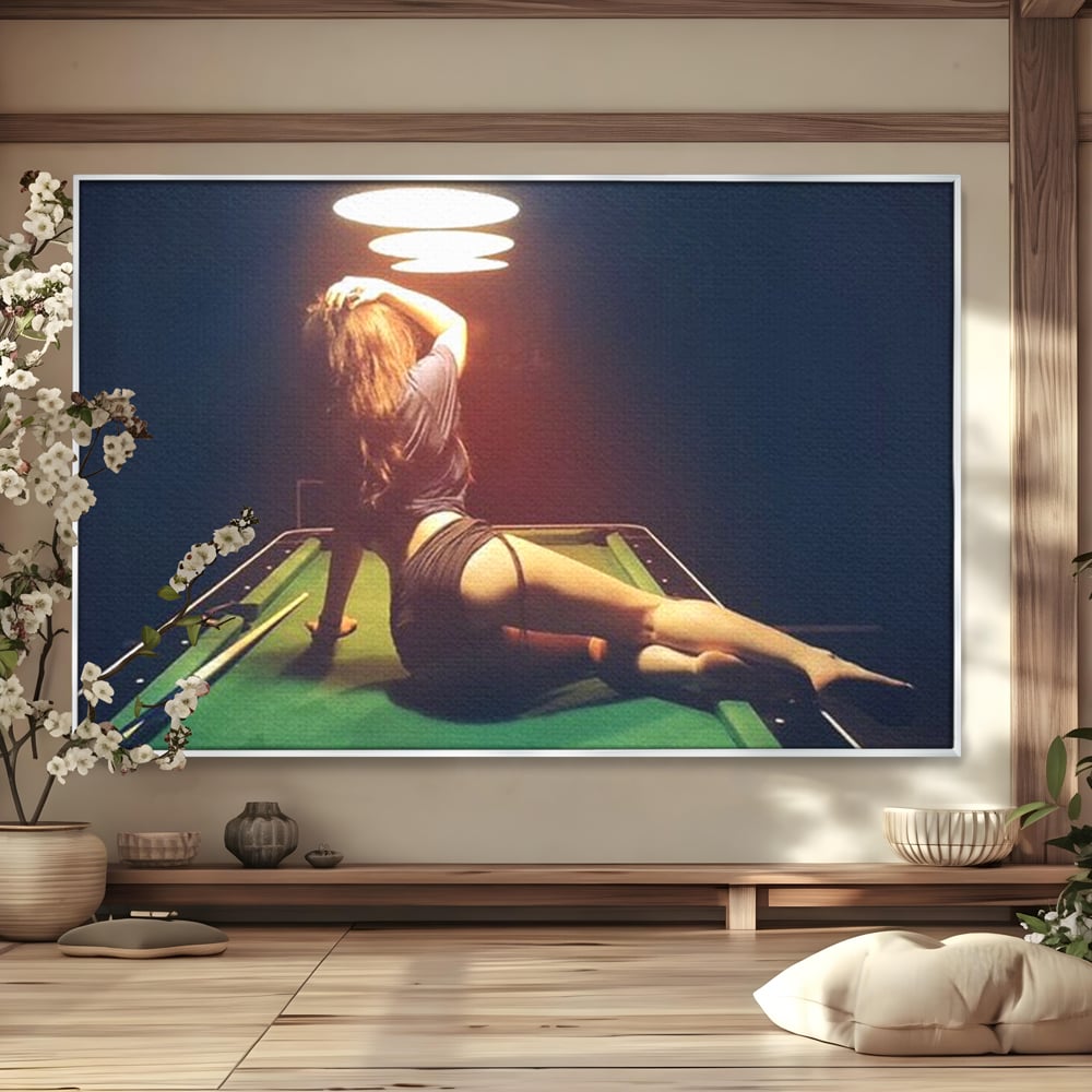 Leinwand Wandkunst Canvas Premium, LuxCanva® P1056, Billardtisch, Spiel, Zimmer, Nacht, Tisch, Grün, Silhouette, Silhouette, Atmosphäre, Spaß, sinnlich, filmisch, Queue, Kugeln, Abend, Wohnen, Schlafzimmer