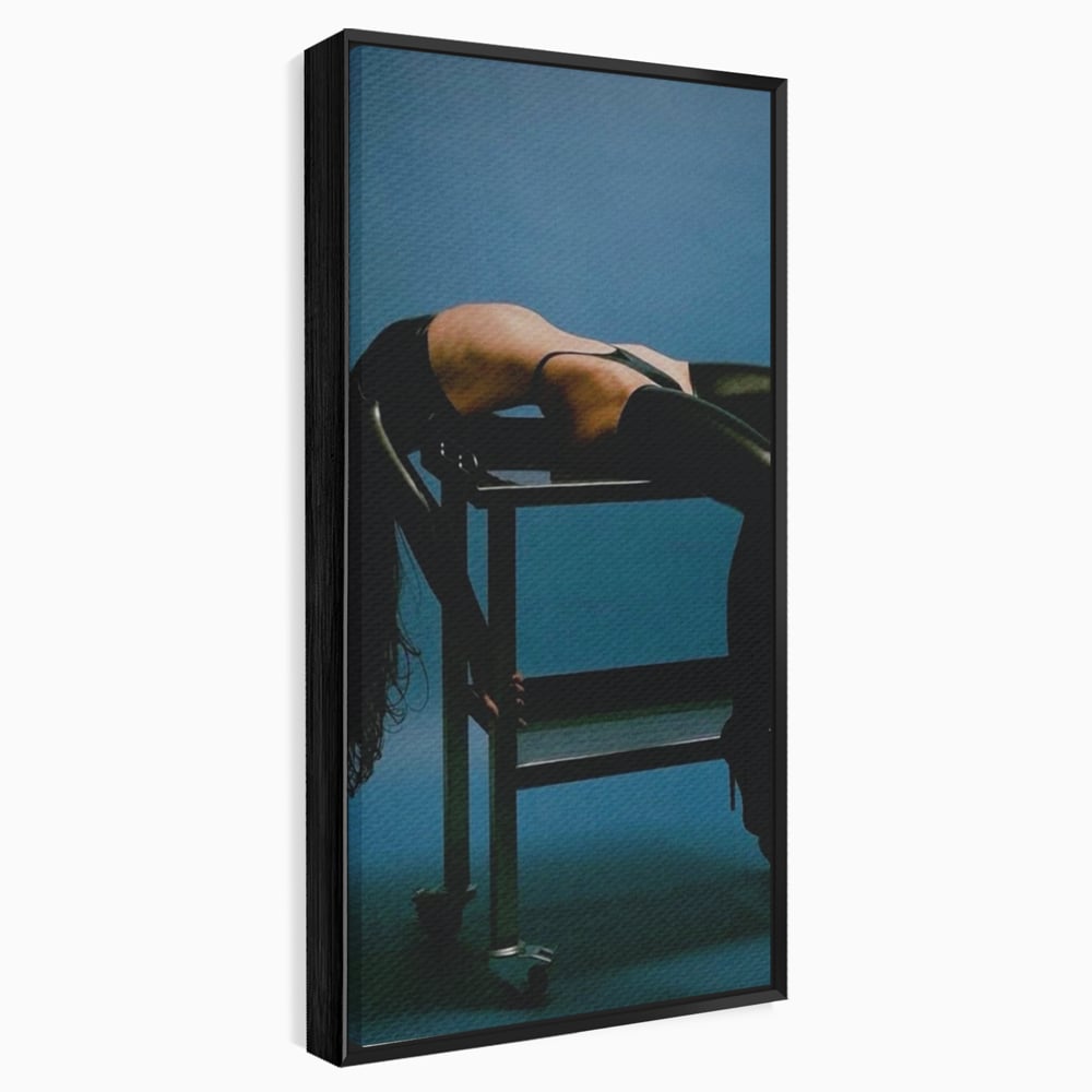 Tablou Canvas Premium, LuxCanva® P1057, Coregrafia Trupului, Gravitatie, Senzual, Lumina, Umbre, Corp, Iubire, Dezlantuire, Timiditate, Cizme, Albastru, Masa, Echilibru, Living, Dormitor
