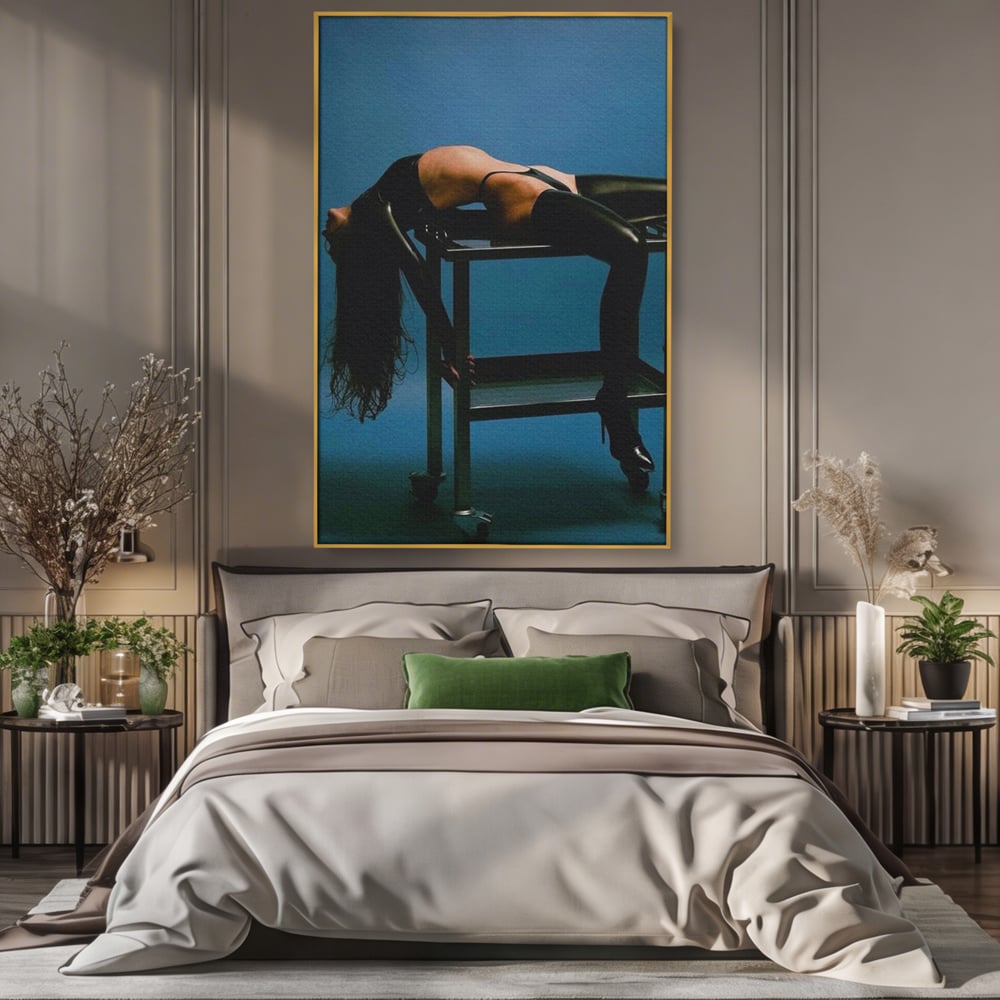Tablou Canvas Premium, LuxCanva® P1057, Coregrafia Trupului, Gravitatie, Senzual, Lumina, Umbre, Corp, Iubire, Dezlantuire, Timiditate, Cizme, Albastru, Masa, Echilibru, Living, Dormitor