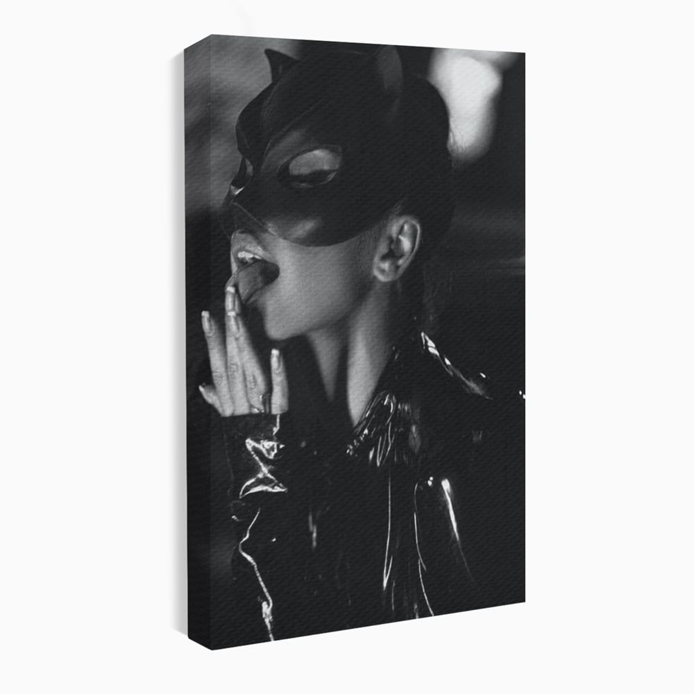 Leinwand Premium Canvas Wandkunst, LuxCanva® P1058, Im Zeichen der Katze, Maske, Exzentrisch, Identität, Schwarz, Nächtlich, Spiel, Ritual, Katze, Kostüm, Sinnlich, Provokativ, Wohnen, Schlafzimmer