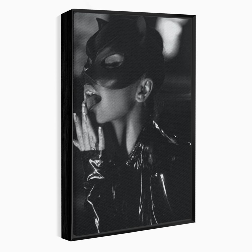Leinwand Premium Canvas Wandkunst, LuxCanva® P1058, Im Zeichen der Katze, Maske, Exzentrisch, Identität, Schwarz, Nächtlich, Spiel, Ritual, Katze, Kostüm, Sinnlich, Provokativ, Wohnen, Schlafzimmer