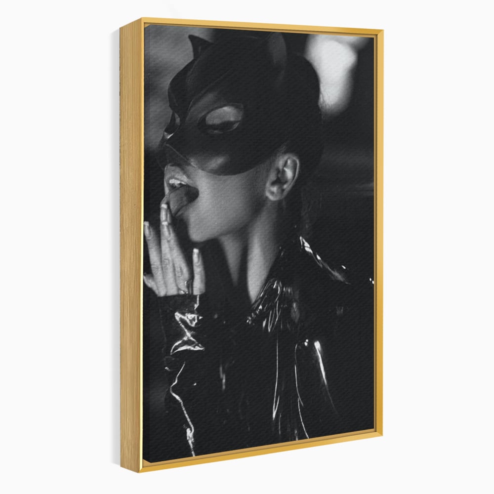 Leinwand Premium Canvas Wandkunst, LuxCanva® P1058, Im Zeichen der Katze, Maske, Exzentrisch, Identität, Schwarz, Nächtlich, Spiel, Ritual, Katze, Kostüm, Sinnlich, Provokativ, Wohnen, Schlafzimmer