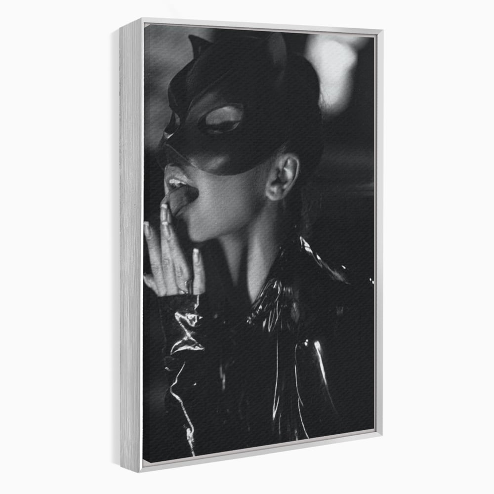 Leinwand Premium Canvas Wandkunst, LuxCanva® P1058, Im Zeichen der Katze, Maske, Exzentrisch, Identität, Schwarz, Nächtlich, Spiel, Ritual, Katze, Kostüm, Sinnlich, Provokativ, Wohnen, Schlafzimmer