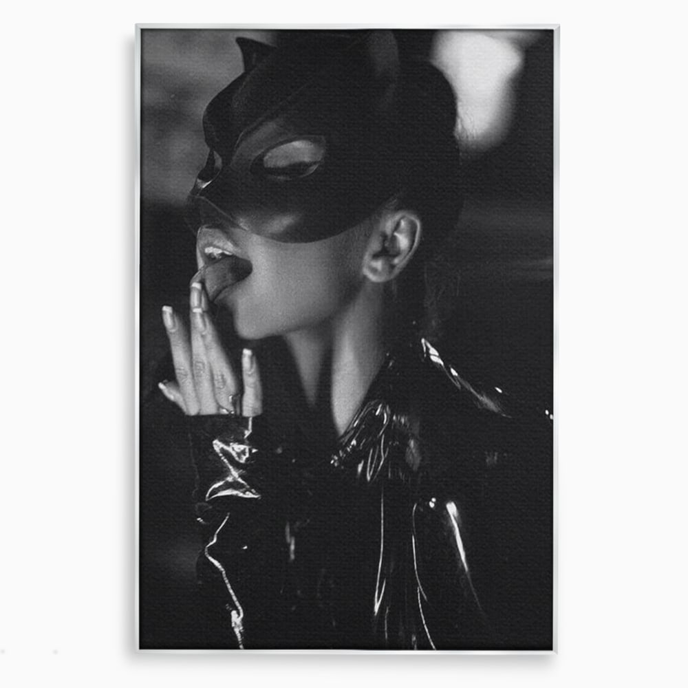 Leinwand Premium Canvas Wandkunst, LuxCanva® P1058, Im Zeichen der Katze, Maske, Exzentrisch, Identität, Schwarz, Nächtlich, Spiel, Ritual, Katze, Kostüm, Sinnlich, Provokativ, Wohnen, Schlafzimmer