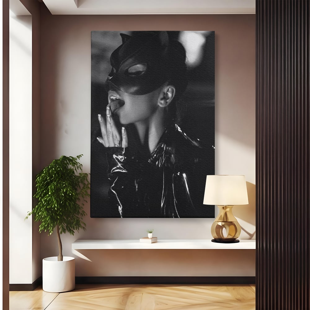 Leinwand Premium Canvas Wandkunst, LuxCanva® P1058, Im Zeichen der Katze, Maske, Exzentrisch, Identität, Schwarz, Nächtlich, Spiel, Ritual, Katze, Kostüm, Sinnlich, Provokativ, Wohnen, Schlafzimmer