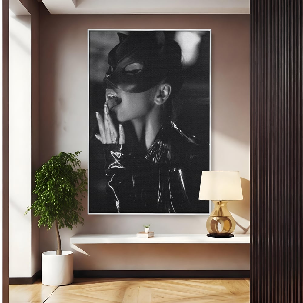 Leinwand Premium Canvas Wandkunst, LuxCanva® P1058, Im Zeichen der Katze, Maske, Exzentrisch, Identität, Schwarz, Nächtlich, Spiel, Ritual, Katze, Kostüm, Sinnlich, Provokativ, Wohnen, Schlafzimmer