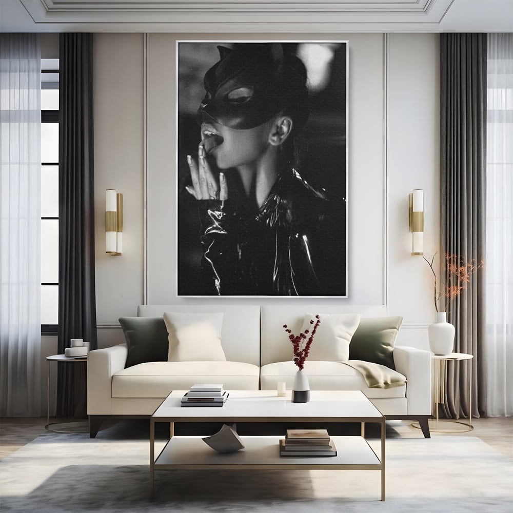 Leinwand Premium Canvas Wandkunst, LuxCanva® P1058, Im Zeichen der Katze, Maske, Exzentrisch, Identität, Schwarz, Nächtlich, Spiel, Ritual, Katze, Kostüm, Sinnlich, Provokativ, Wohnen, Schlafzimmer