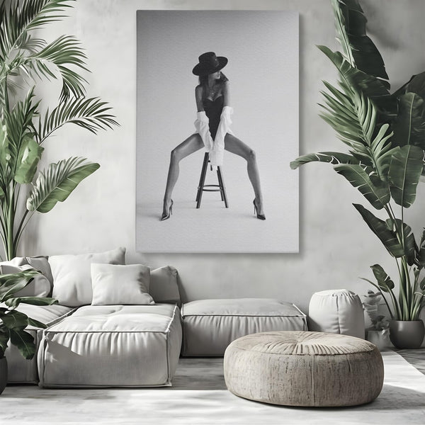 Leinwand Wandbilder Leinwand Premium, LuxCanva® P1059, Verbotene Einladung, Feminin, Hut, Sinnlich, Provokativ, Sexy, Absätze, Heels, Weiß, Schwarz, Shirt, Schlafzimmer, Wohnzimmer