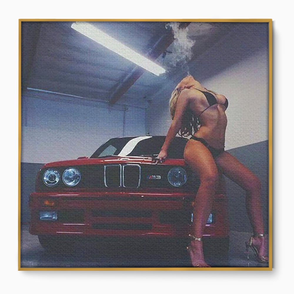 Leinwand Wandbild Canvas Premium, LuxCanva® P1062, Verführung auf vier Rädern, Auto, Rauch, Frau, Sexy, Absätze, Fersen, Verlangen, Körper, Leidenschaft, Urban, Schlafzimmer, Wohnen