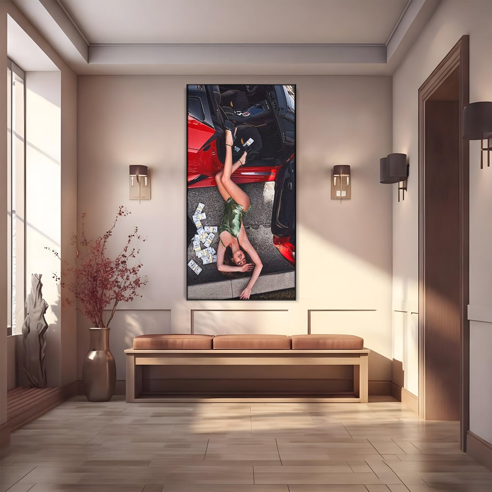 Leinwand Wandkunst Canvas Premium, LuxCanva® P1064, Falling In Temptation, Luxus, opulent, sexy, Banknoten, Auto, Frau, Geld, Verführung, Schlafzimmer, Wohnzimmer