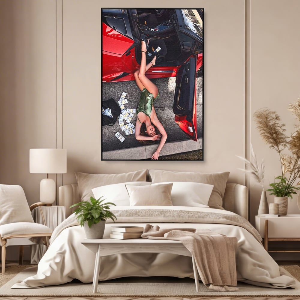 Leinwand Wandkunst Canvas Premium, LuxCanva® P1064, Falling In Temptation, Luxus, opulent, sexy, Banknoten, Auto, Frau, Geld, Verführung, Schlafzimmer, Wohnzimmer