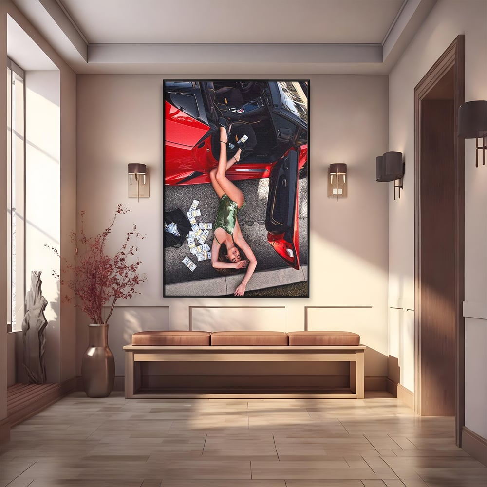 Leinwand Wandkunst Canvas Premium, LuxCanva® P1064, Falling In Temptation, Luxus, opulent, sexy, Banknoten, Auto, Frau, Geld, Verführung, Schlafzimmer, Wohnzimmer